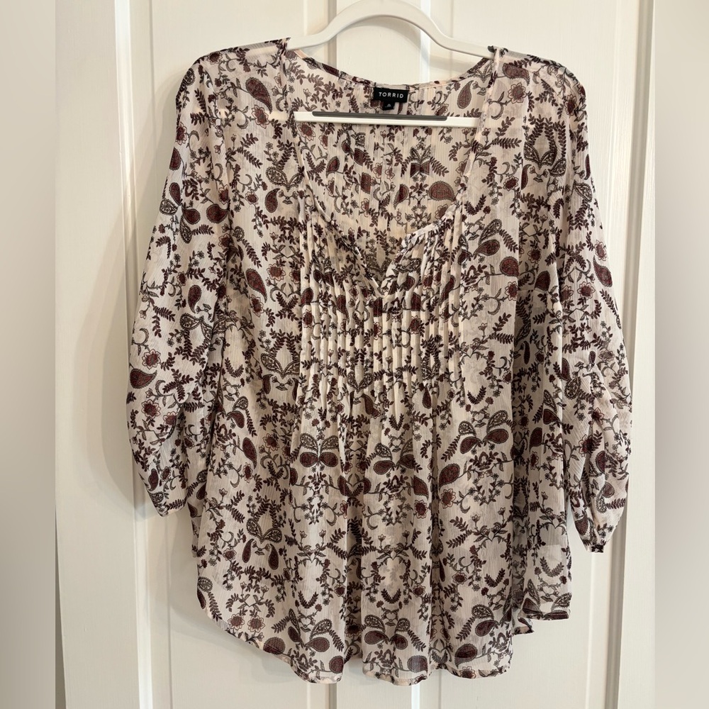 Torrid Women's Cream and Brown Floral Top